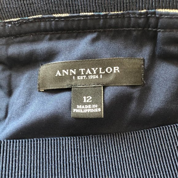 Ann Taylor short pencil skirt - Picture 3 of 3